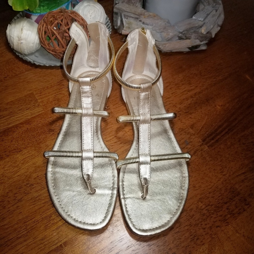 Isola Metallic Gold Gladiator Style Sandals Sz 6